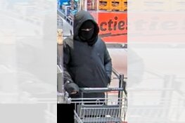 Gezocht: Gewapende overval op de Lidl in Helmond.