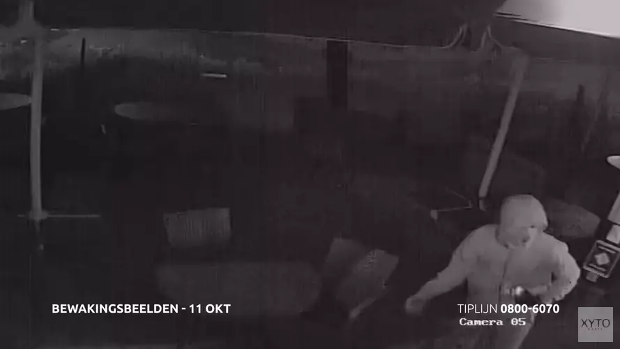 Gezocht: Molotovcocktail ontploft bij cafe in Helmond