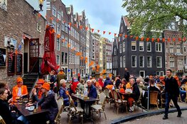 Drukke, maar gezellige Koningsdag in Amsterdam