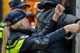 Aanhoudingen naar aanleiding van rellen Helmond Sport - FC Den Bosch