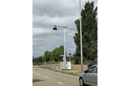 Nieuwe flitspalen op kruispunt Helmond gaan aan