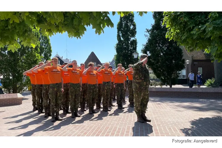 130 VeVa-studenten marcheren door Helmond voor veteranen en vrijheid