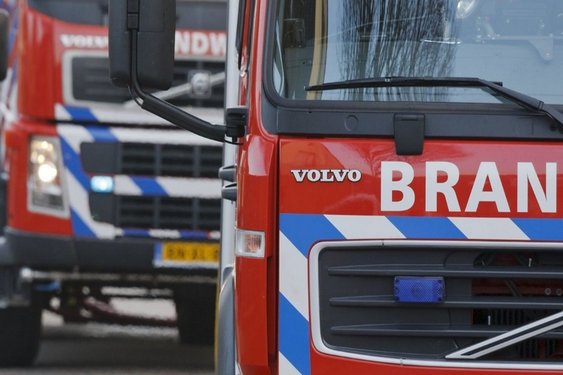 Bestelbus in Helmond volledig uitgebrand