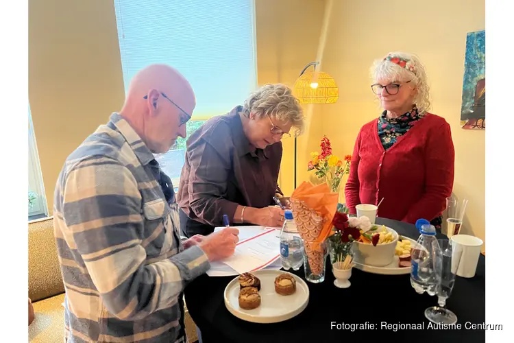 Helmonds ouderinitiatief LAT draagt verantwoordelijkheid over aan Regionaal Autisme Centrum